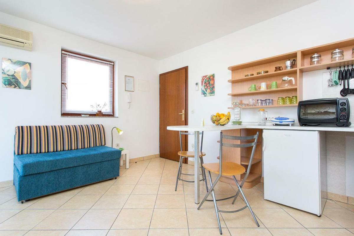 1-Bedroom Apartment With Loggia In Punat Island Krk Dış mekan fotoğraf
