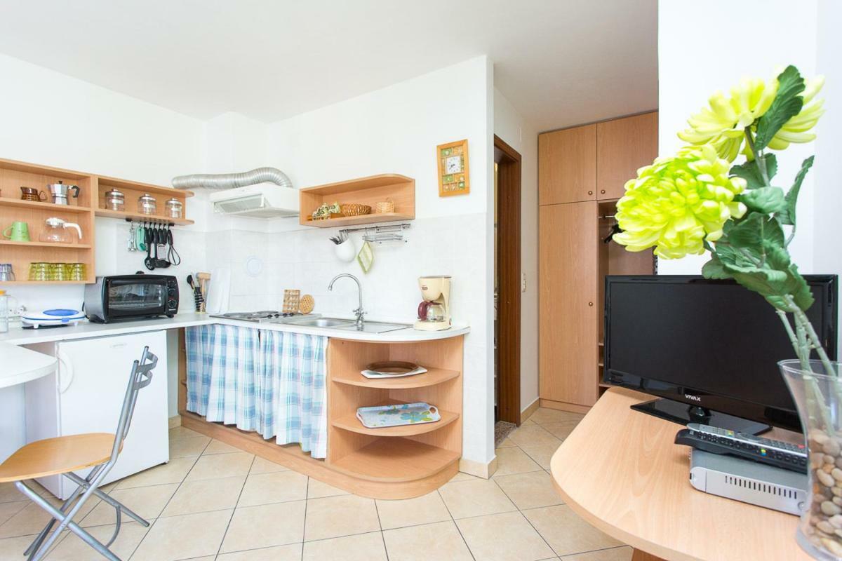 1-Bedroom Apartment With Loggia In Punat Island Krk Dış mekan fotoğraf