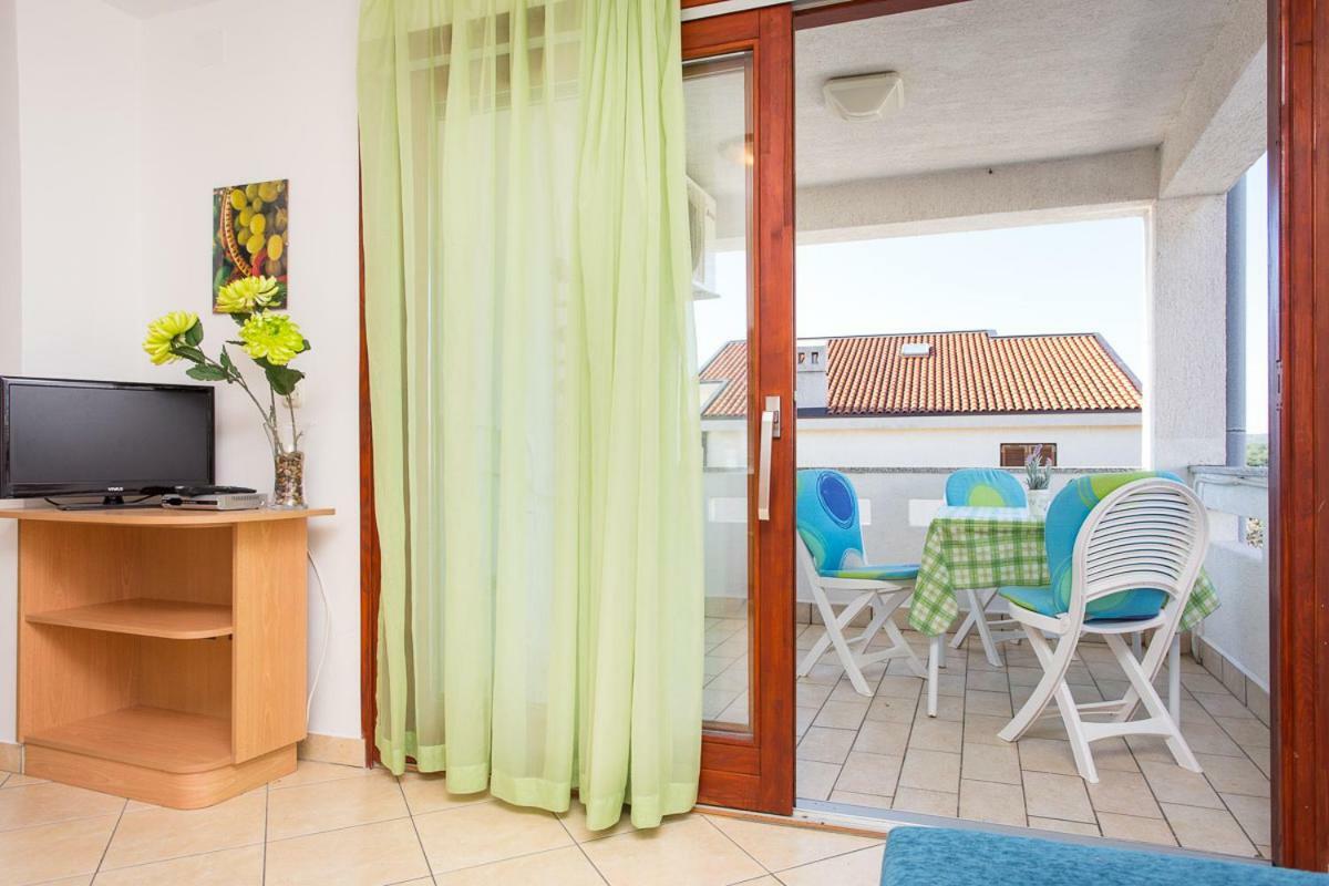 1-Bedroom Apartment With Loggia In Punat Island Krk Dış mekan fotoğraf